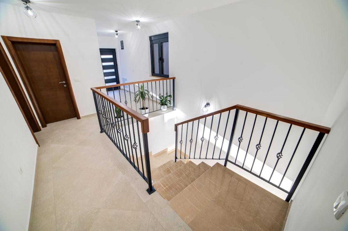 Villa Jelena With Private Pool - Lapcici Будва Экстерьер фото